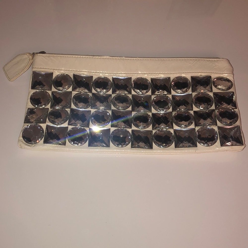 Stone clutch